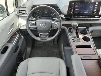 2023 Toyota Sienna XLE