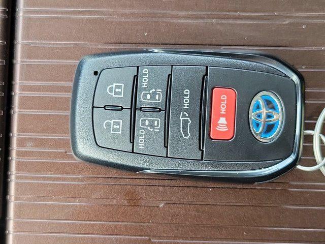 2023 Toyota Sienna XLE