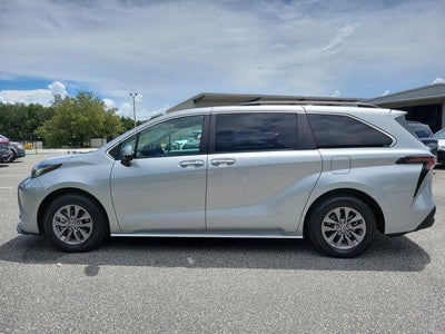 2023 Toyota Sienna XLE
