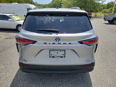2022 Toyota Sienna XLE