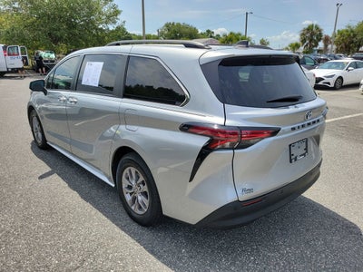 2022 Toyota Sienna XLE