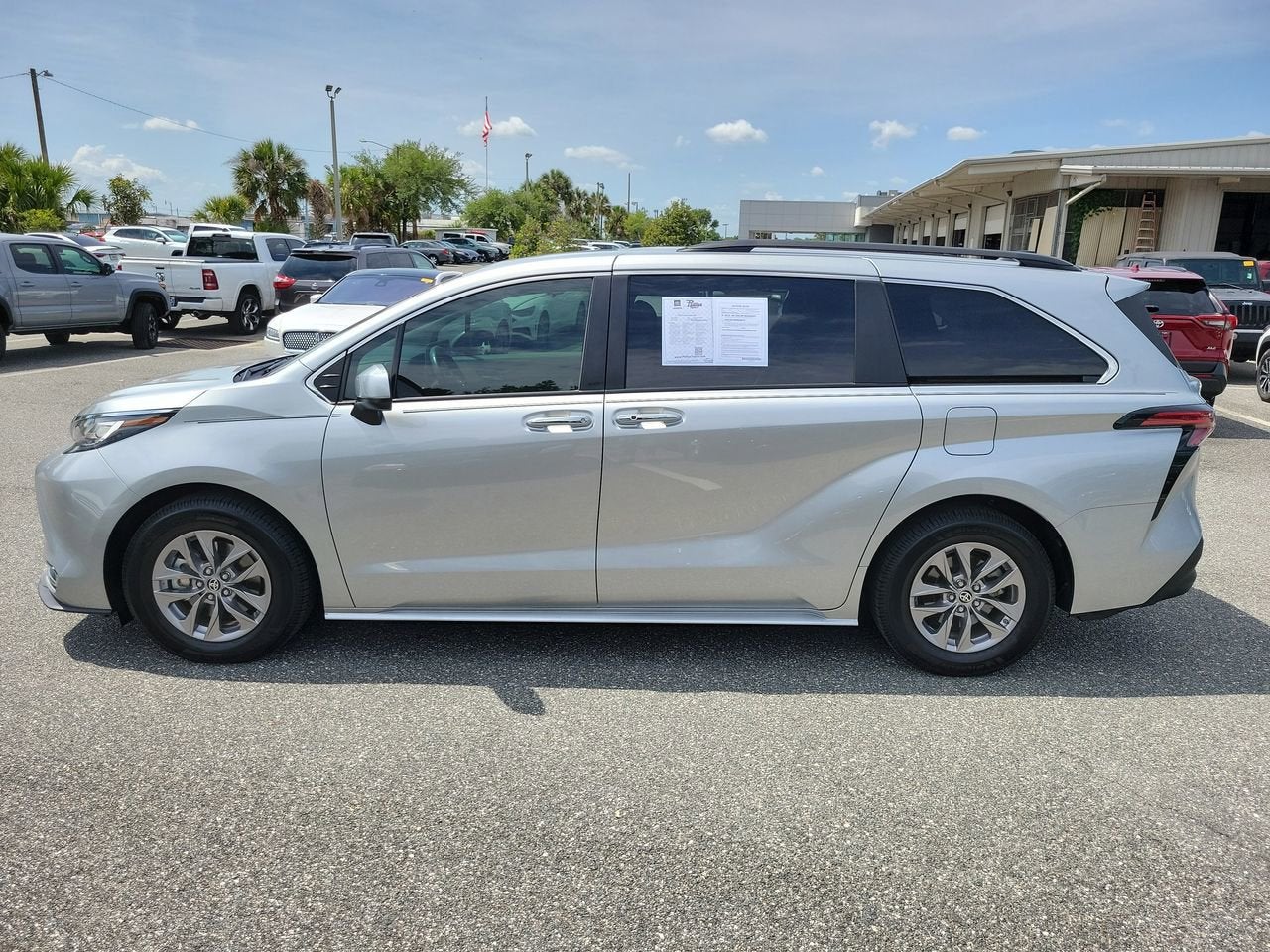 2022 Toyota Sienna XLE