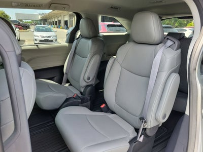 2022 Toyota Sienna XLE