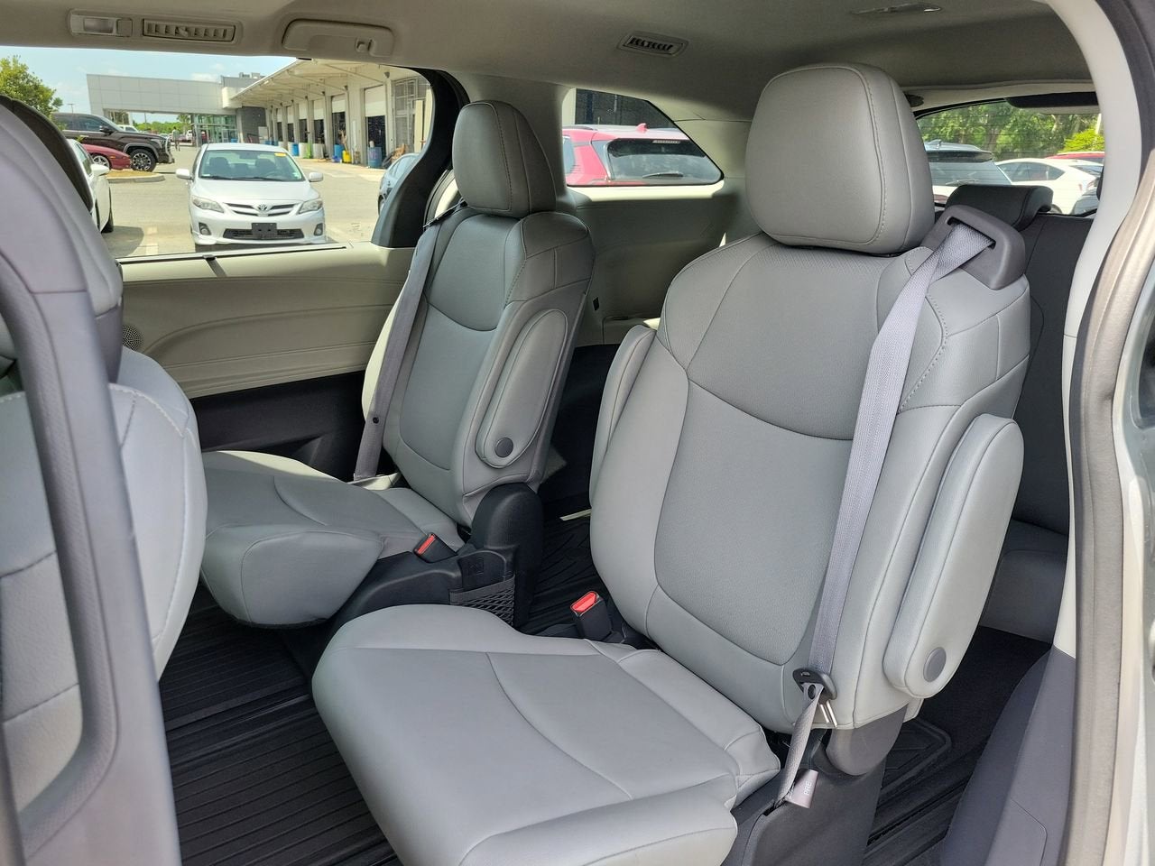 2022 Toyota Sienna XLE