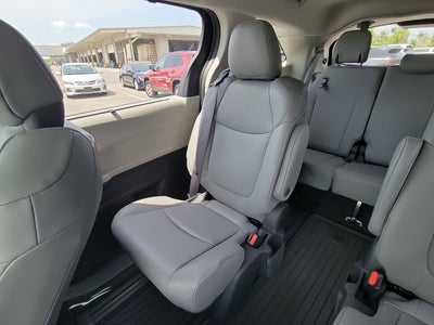 2022 Toyota Sienna XLE