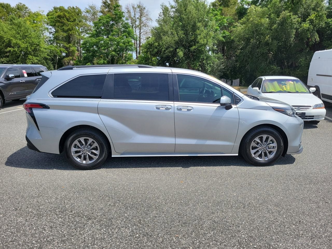 2022 Toyota Sienna XLE