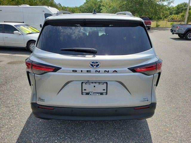 2022 Toyota Sienna XLE