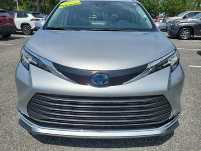 2022 Toyota Sienna XLE