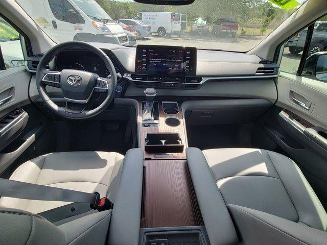 2022 Toyota Sienna XLE