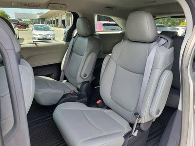 2022 Toyota Sienna XLE