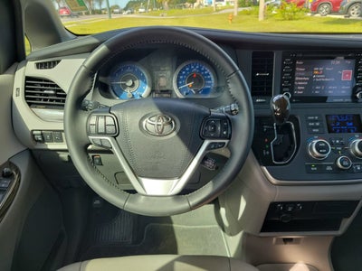 2020 Toyota Sienna Base