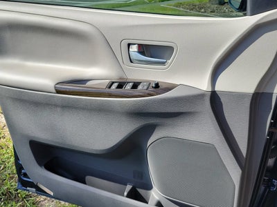 2020 Toyota Sienna Base