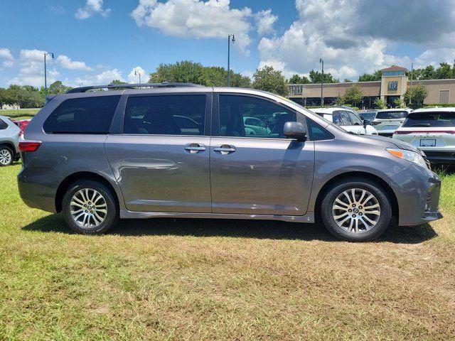 2019 Toyota Sienna XLE