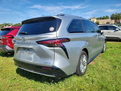 2025 Toyota Sienna Limited