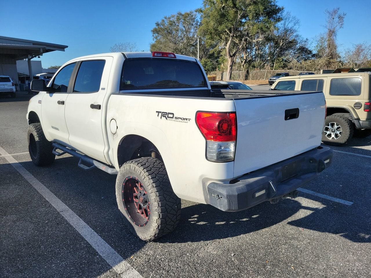 2010 Toyota Tundra 4WD Truck CrewMax 5.7L FFV V8 6-Spd AT (Natl)