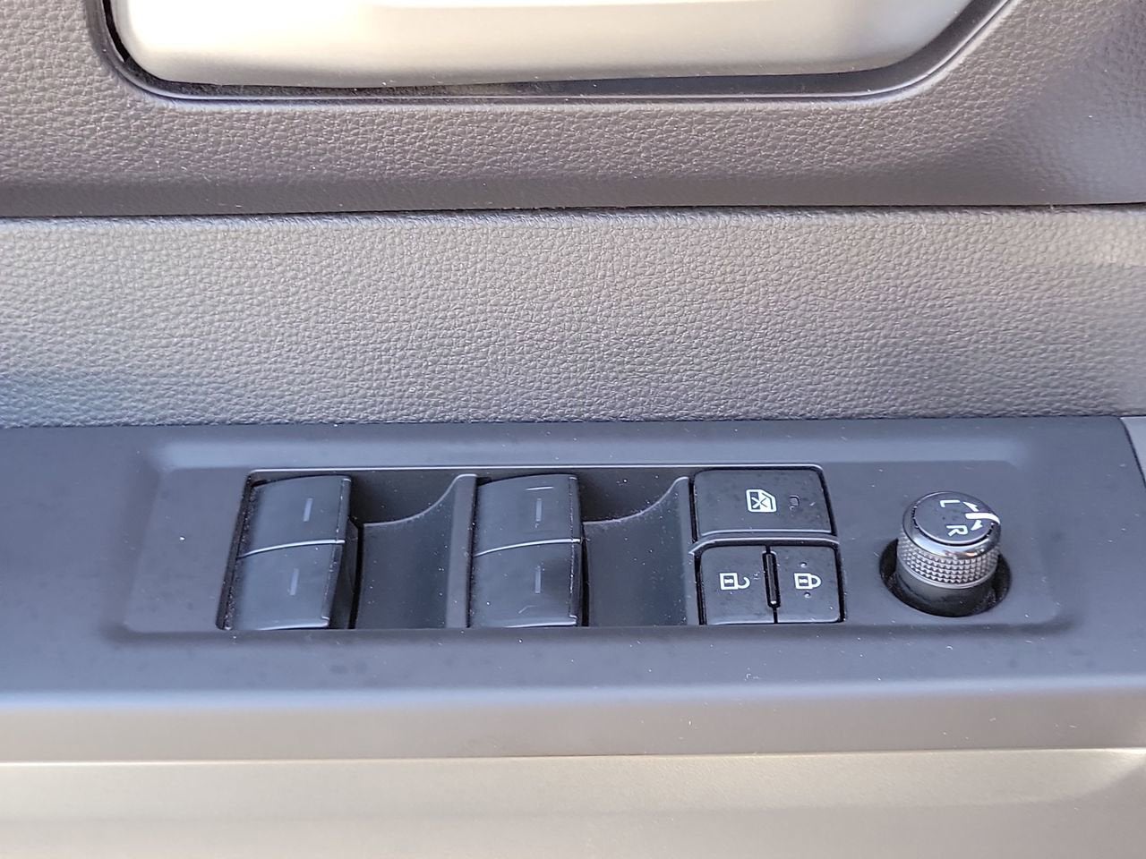 2024 Toyota Tundra 2WD SR5