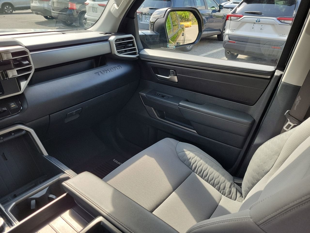 2022 Toyota Tundra 4WD SR5