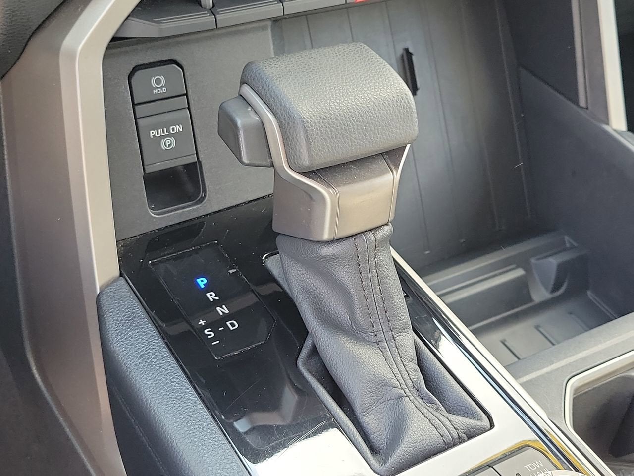 2022 Toyota Tundra 4WD SR5