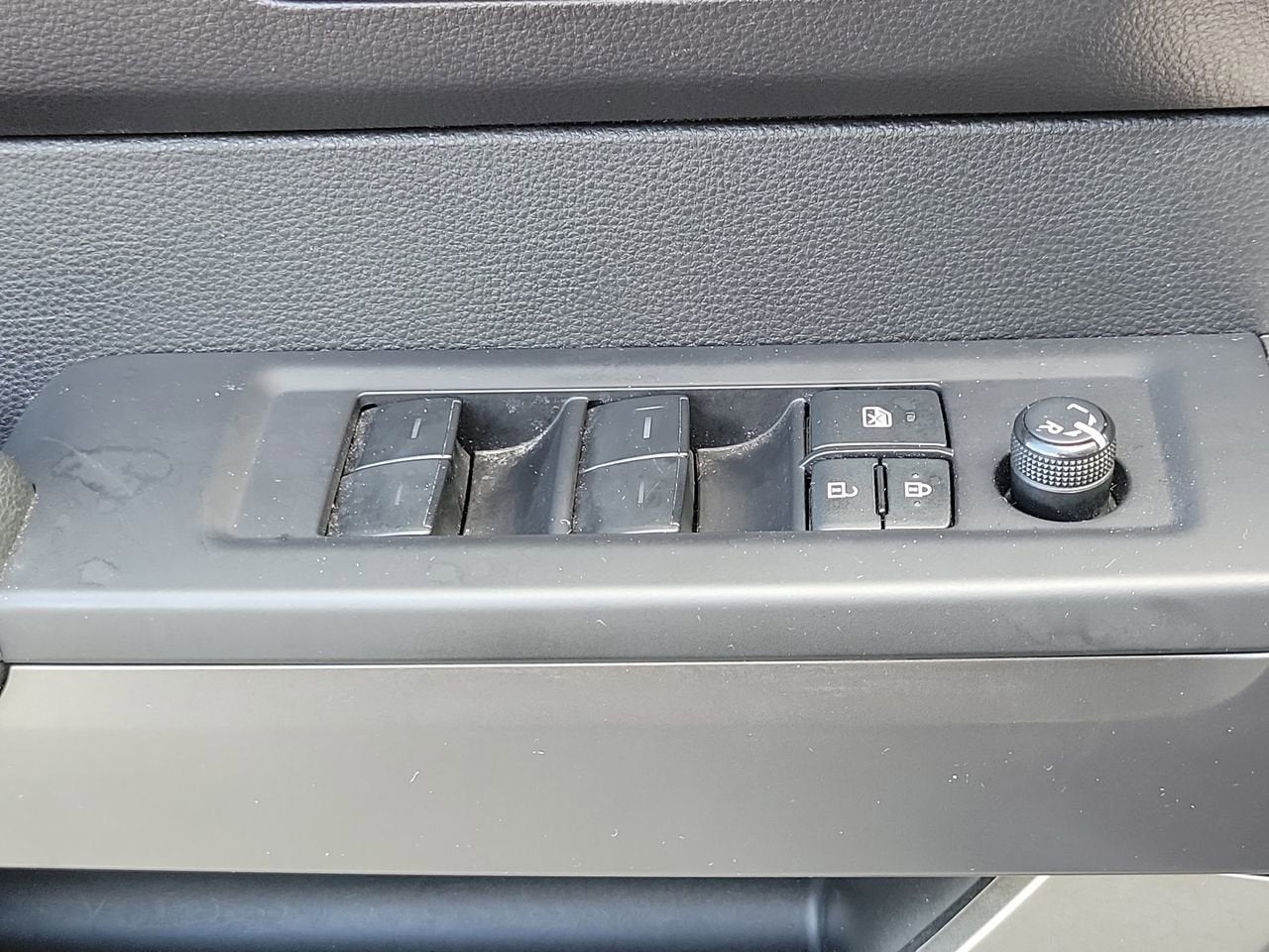 2022 Toyota Tundra 4WD SR5