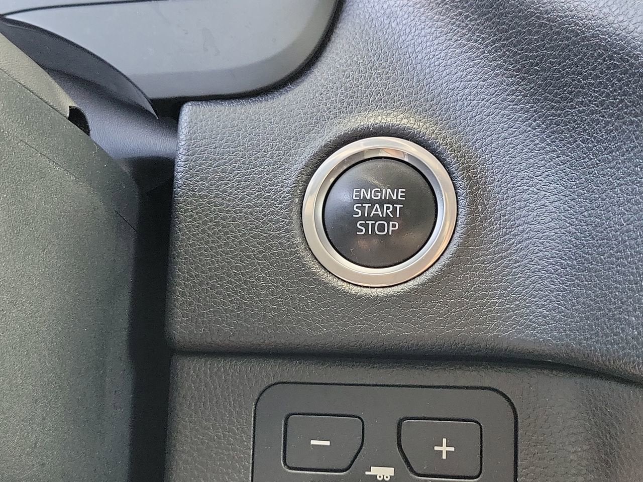 2022 Toyota Tundra 4WD SR5