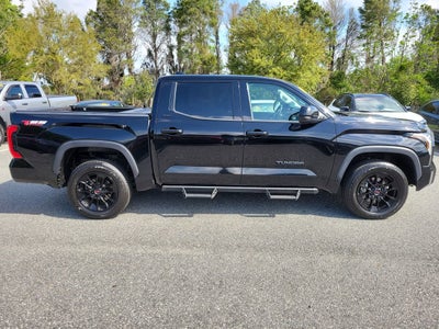 2022 Toyota Tundra 4WD SR5