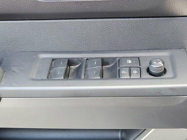 2022 Toyota Tundra 4WD SR5