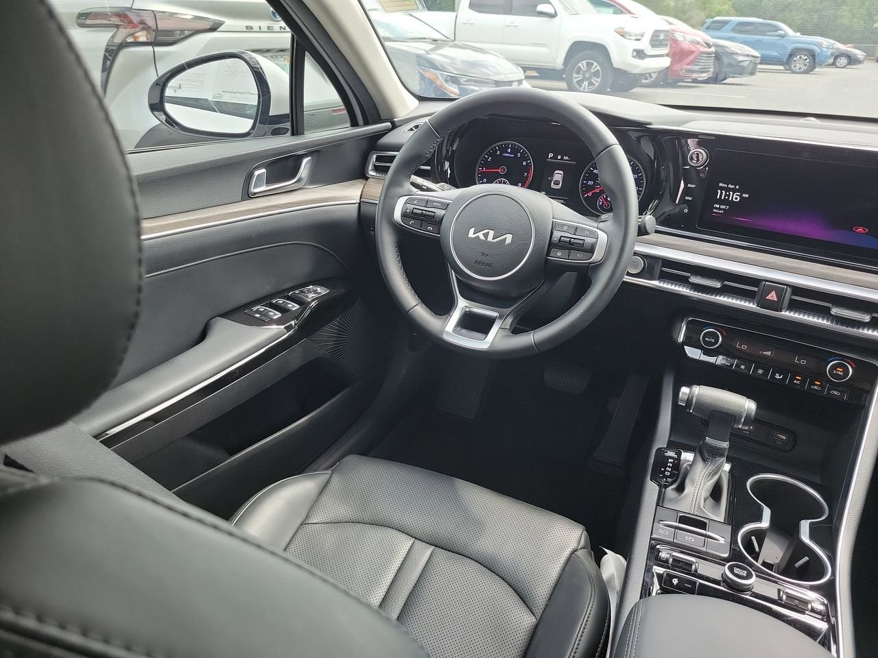 2023 Kia K5 EX