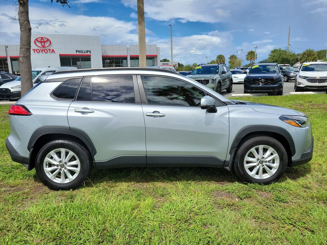 2024 Toyota Corolla Cross LE
