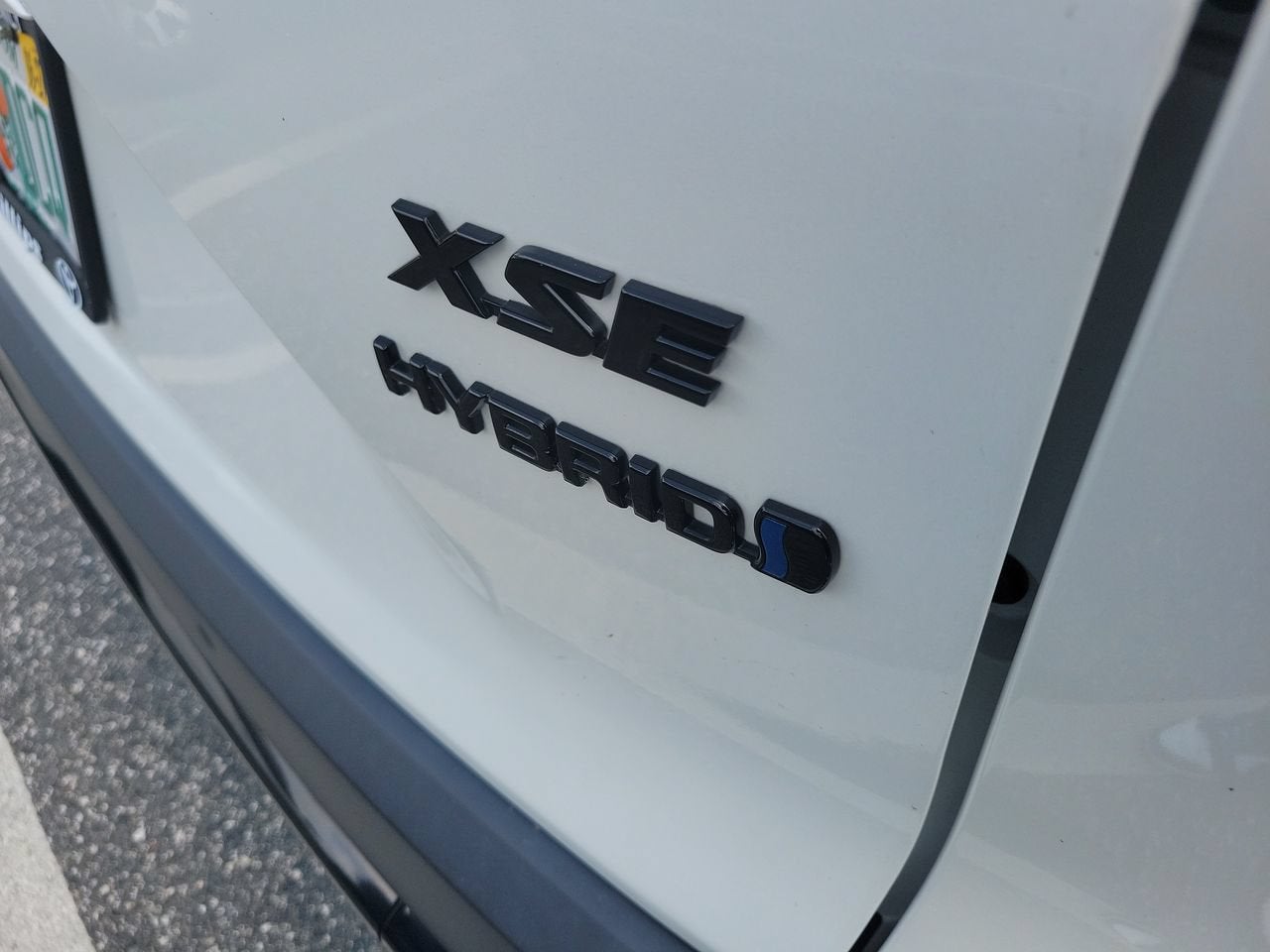 2024 Toyota Corolla Cross Hybrid XSE