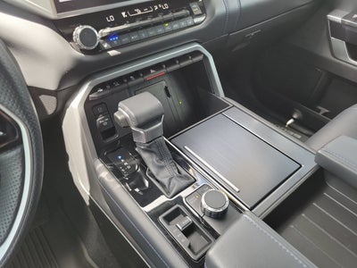 2024 Toyota Sequoia Platinum