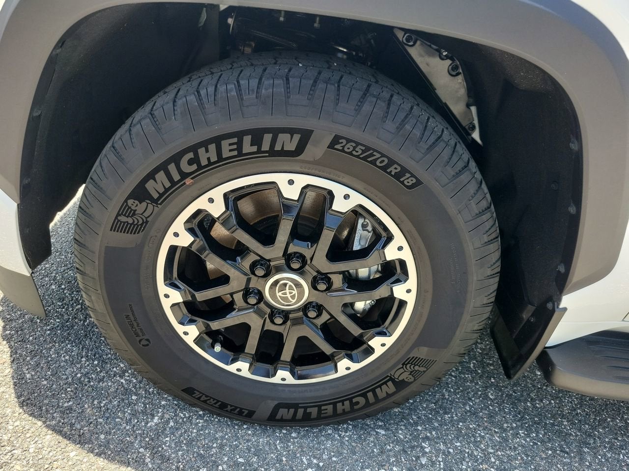2024 Toyota Sequoia SR5