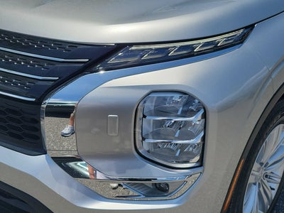 2022 Mitsubishi Outlander ES