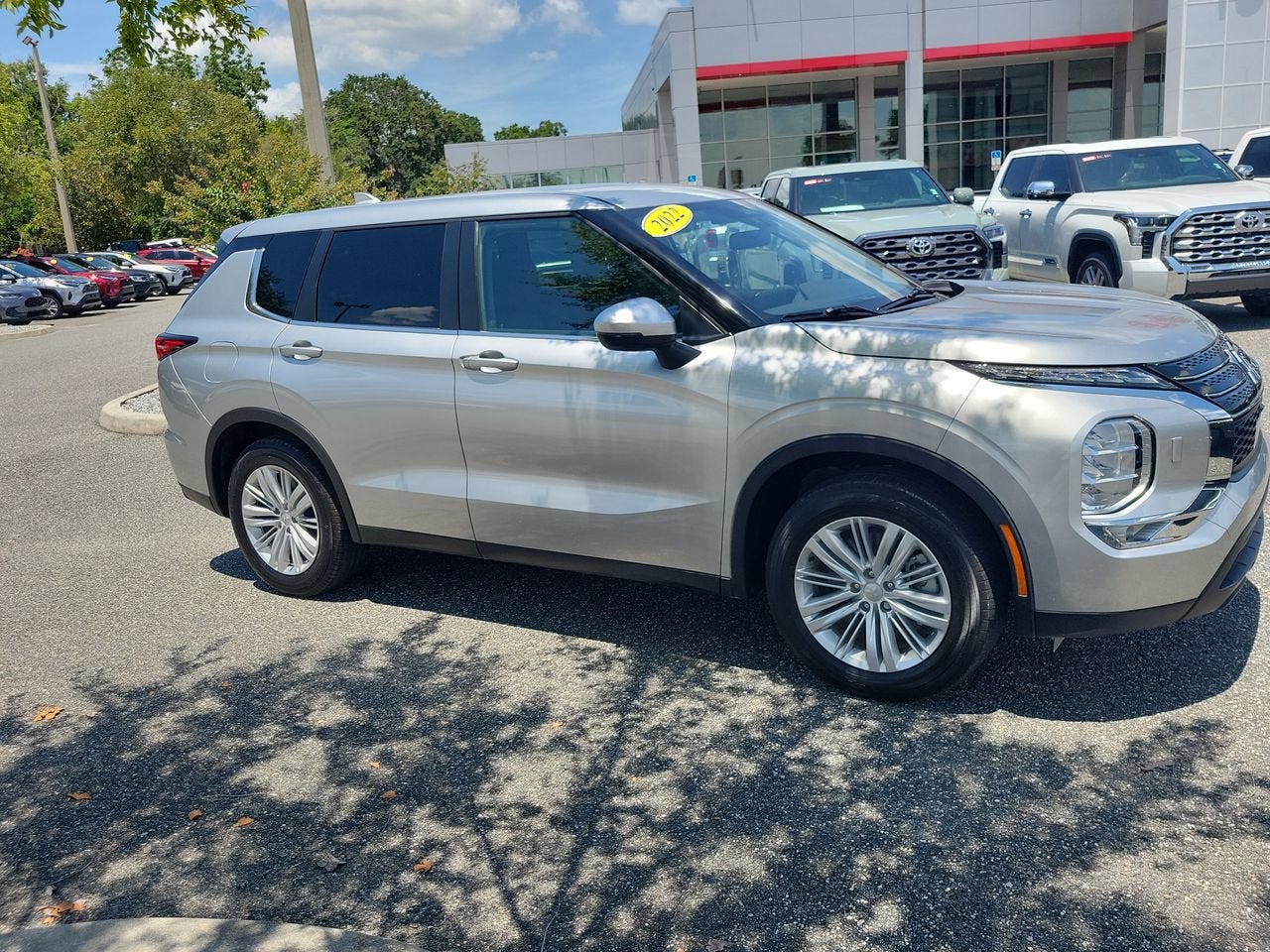 2022 Mitsubishi Outlander ES