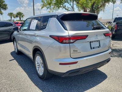 2022 Mitsubishi Outlander ES