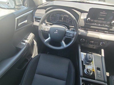 2022 Mitsubishi Outlander ES
