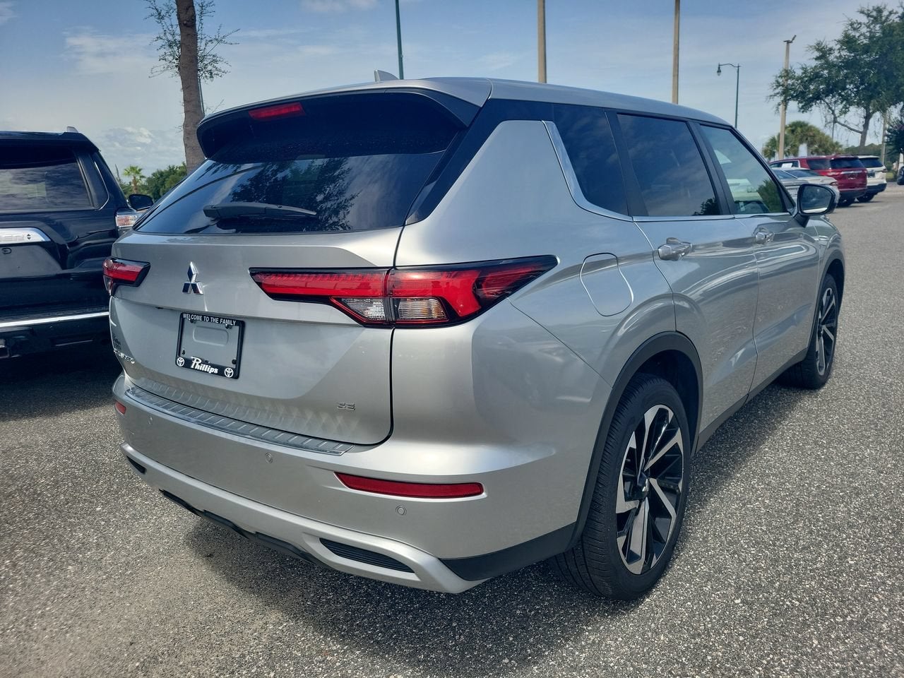 2024 Mitsubishi Outlander SE