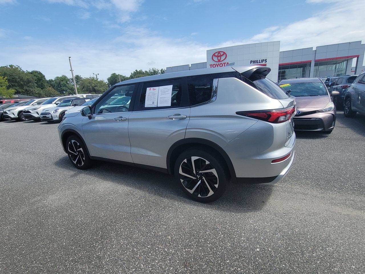 2024 Mitsubishi Outlander SE