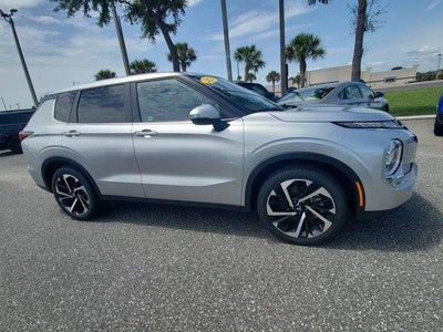 2024 Mitsubishi Outlander SE