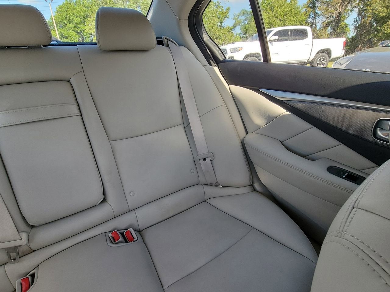 2015 INFINITI Q50 Premium