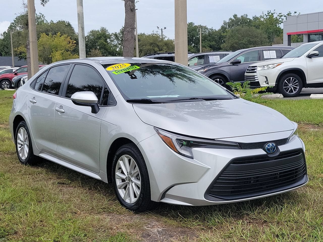 2025 Toyota Corolla Hybrid LE