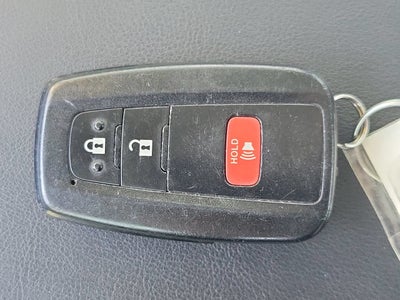 2022 Toyota Prius XLE