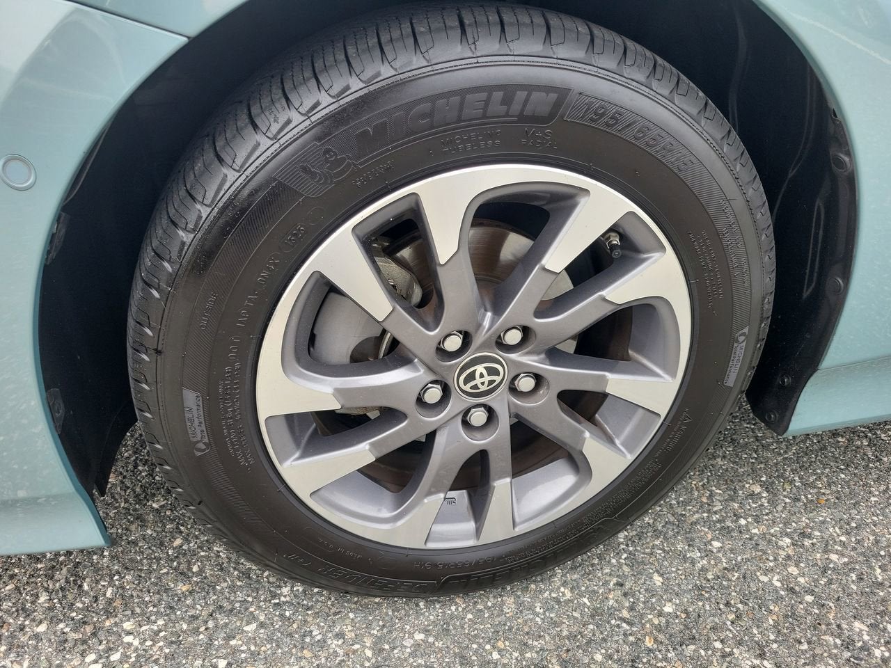 2021 Toyota Prius XLE