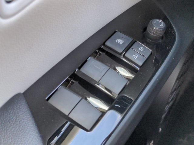 2021 Toyota Prius LE