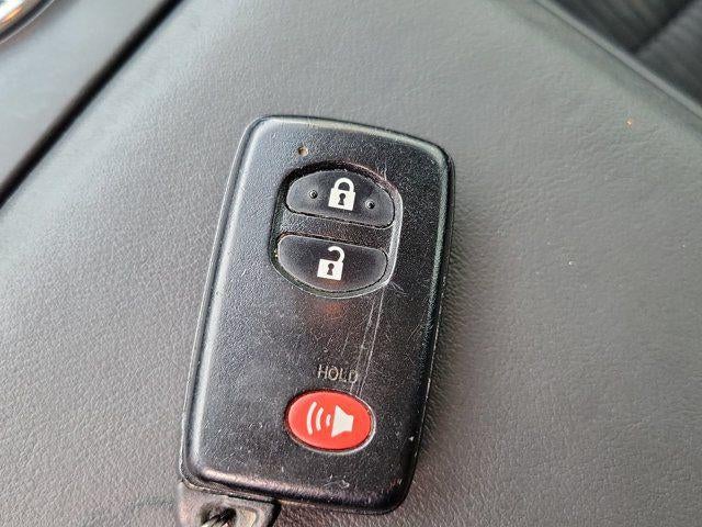 2015 Toyota Prius v Three