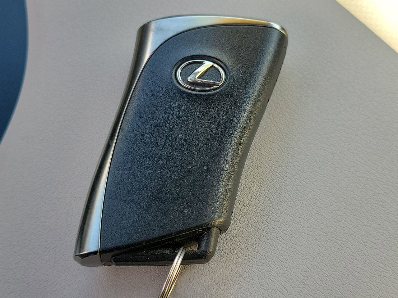 2023 Lexus UX 250h Premium