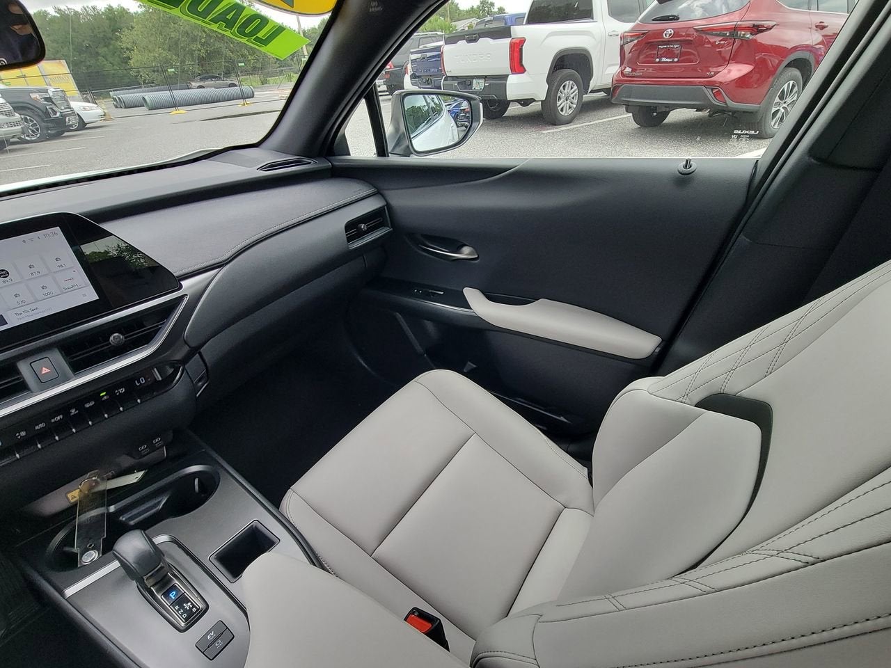 2025 Lexus UX 300h