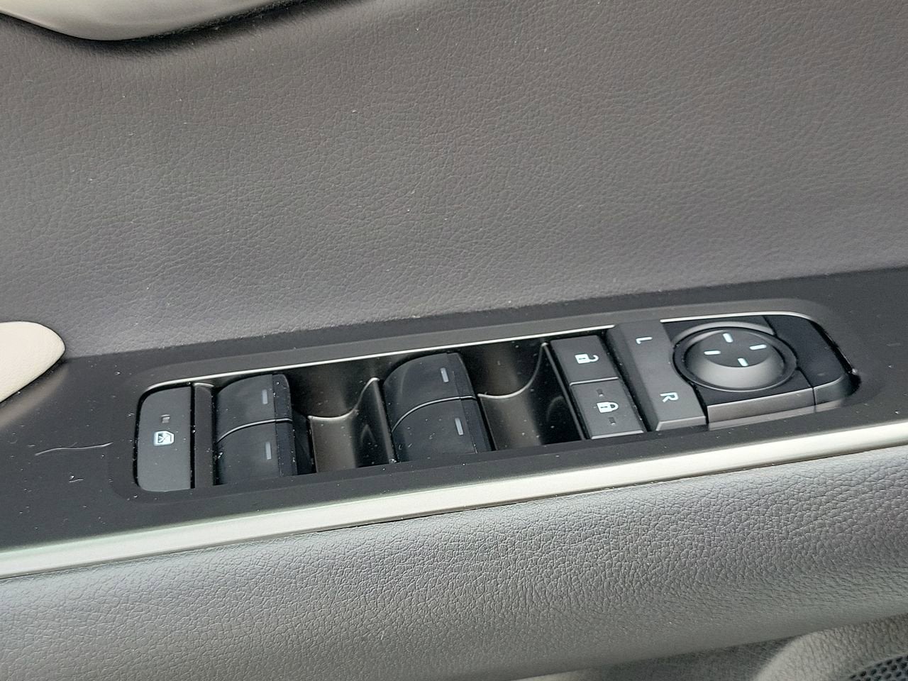 2025 Lexus UX 300h