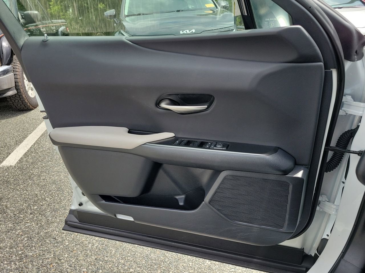2025 Lexus UX 300h