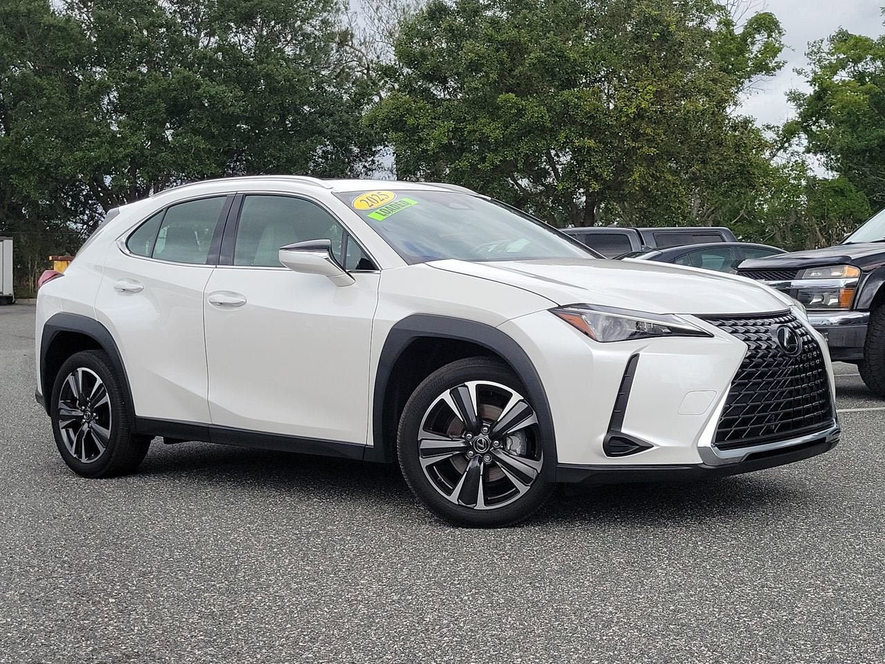 2025 Lexus UX 300h