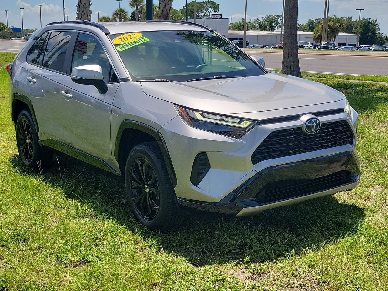 2022 Toyota RAV4 Hybrid SE